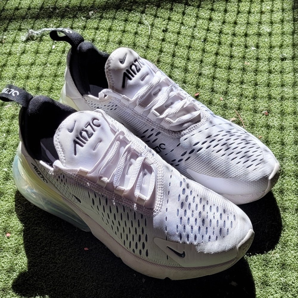 Women's 9 Nike Air Max 270